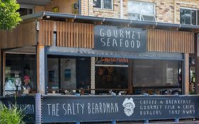 Salty Kisses On Marine Parade